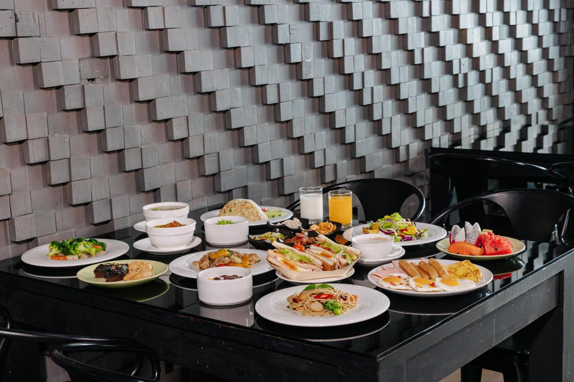 The Core Gallery Hotel Чиангмай Экстерьер фото